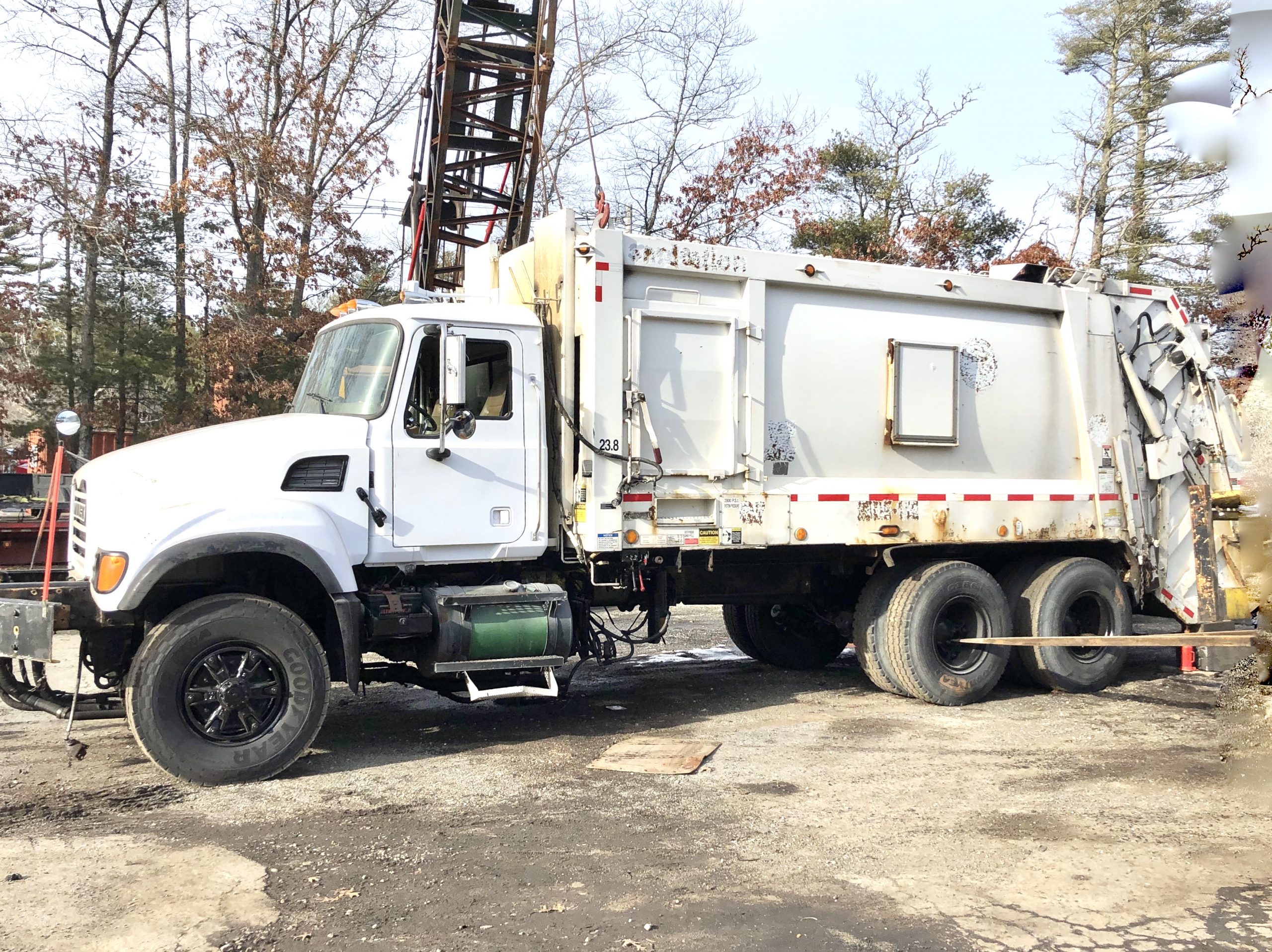 2005 MACK GRANITE SPLIT REAR LOAD RUBBISH BODY 2005 MACK GRANITE SPLIT REAR LOAD RUBBISH BODY